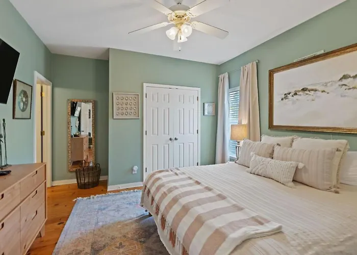 The Rookery Nearby Pool Sleeps 8 Holiday home