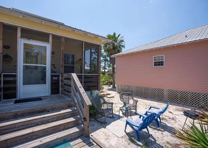 The Rookery Nearby Pool Sleeps 8